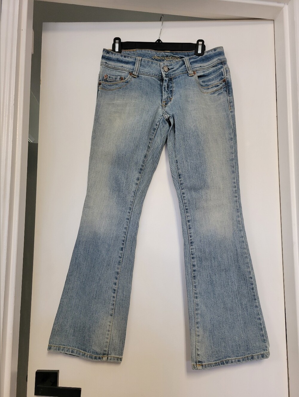 American Eagle AE Artist Vintage Y2K Bootcut Low Rise Mid Wash Jeans Sz 6 Short